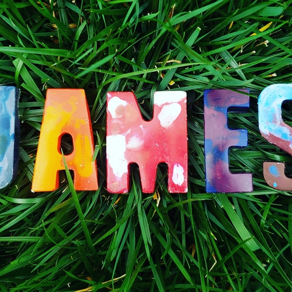 Custom Letter Crayons - Picture 6 of 8